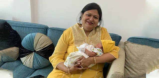 Sameeksha embraces her twin after successful IVF.